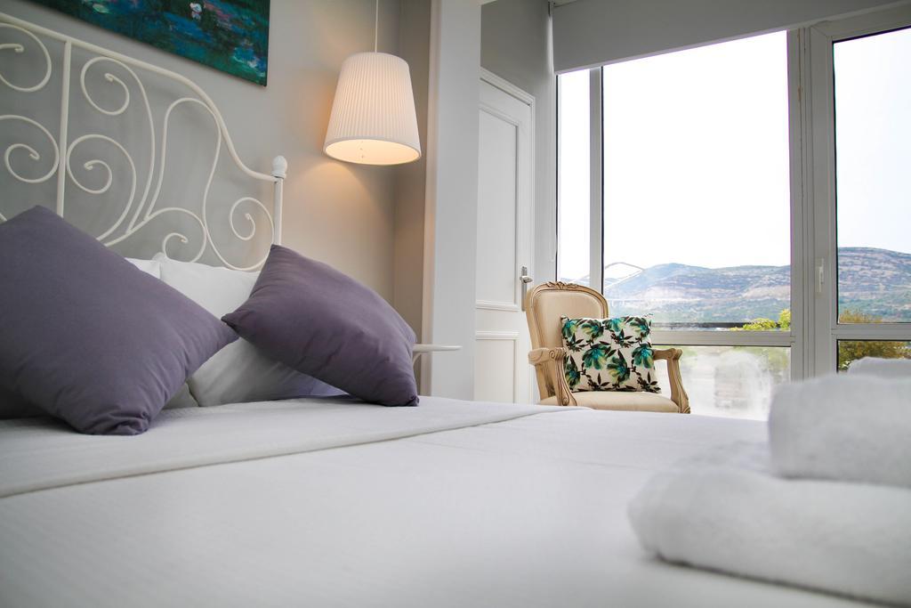 Port View Suites Kavala Exterior foto