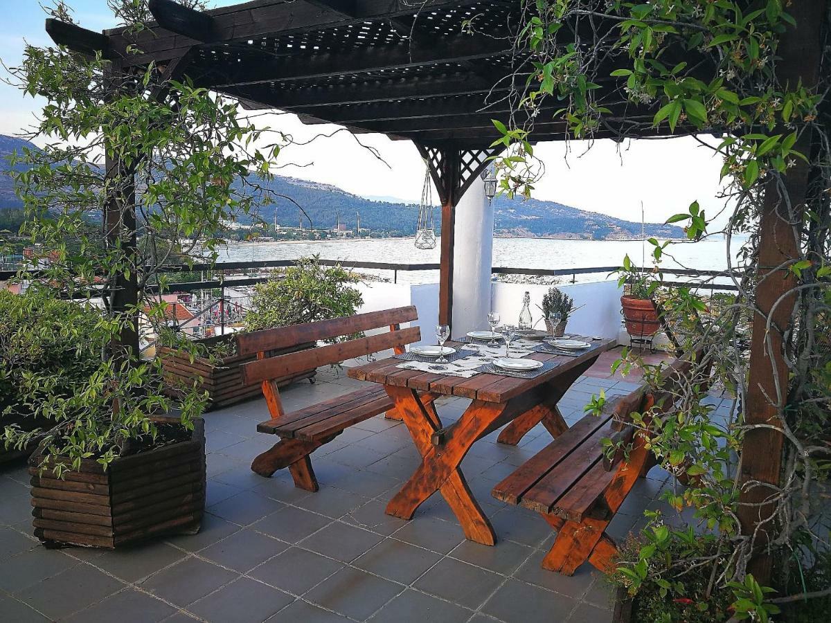 Port View Suites Kavala Exterior foto